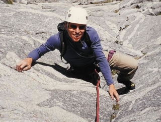 Escalador de superficies rocosas